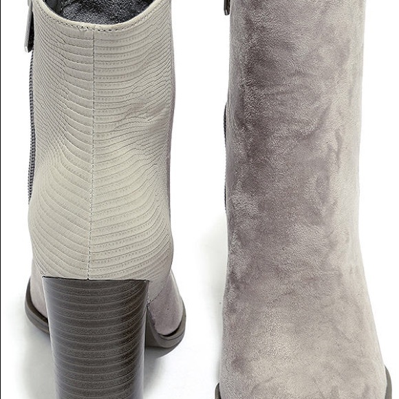 🍾🍾SOLD🍾🍾 Rollins Grey Frost Suede Booties - Picture 8 of 8